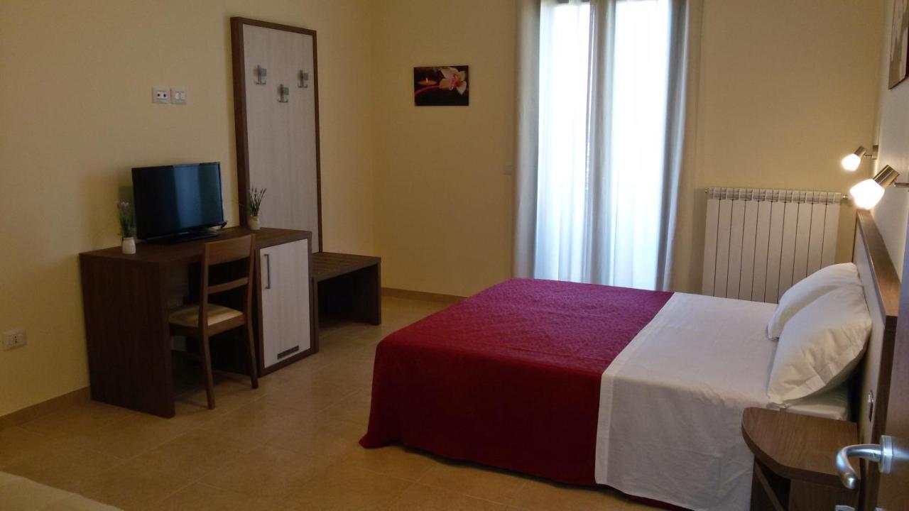 أودجانو لا كييزا B&B Hotel Helios المظهر الخارجي الصورة