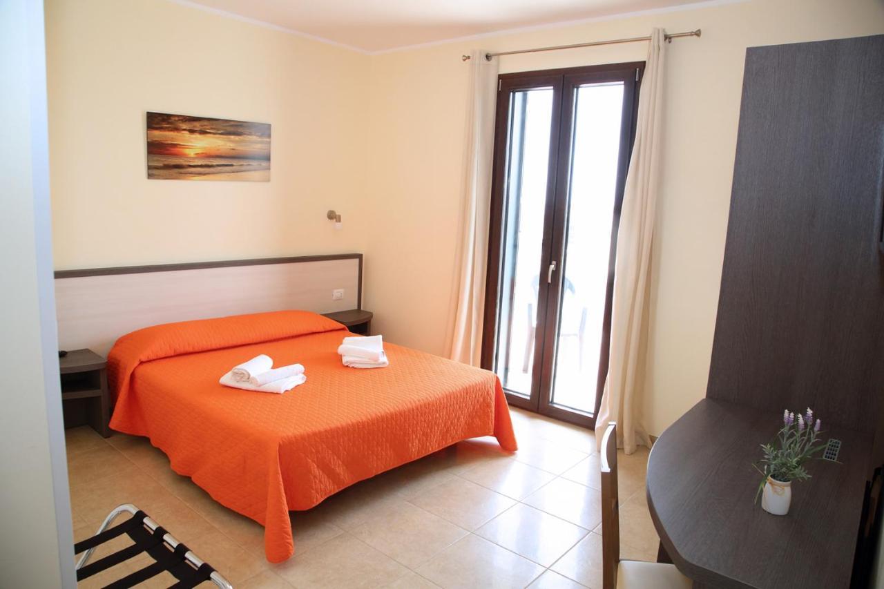 أودجانو لا كييزا B&B Hotel Helios المظهر الخارجي الصورة