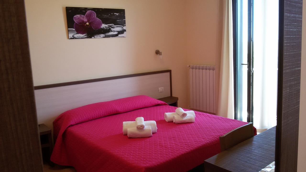أودجانو لا كييزا B&B Hotel Helios المظهر الخارجي الصورة