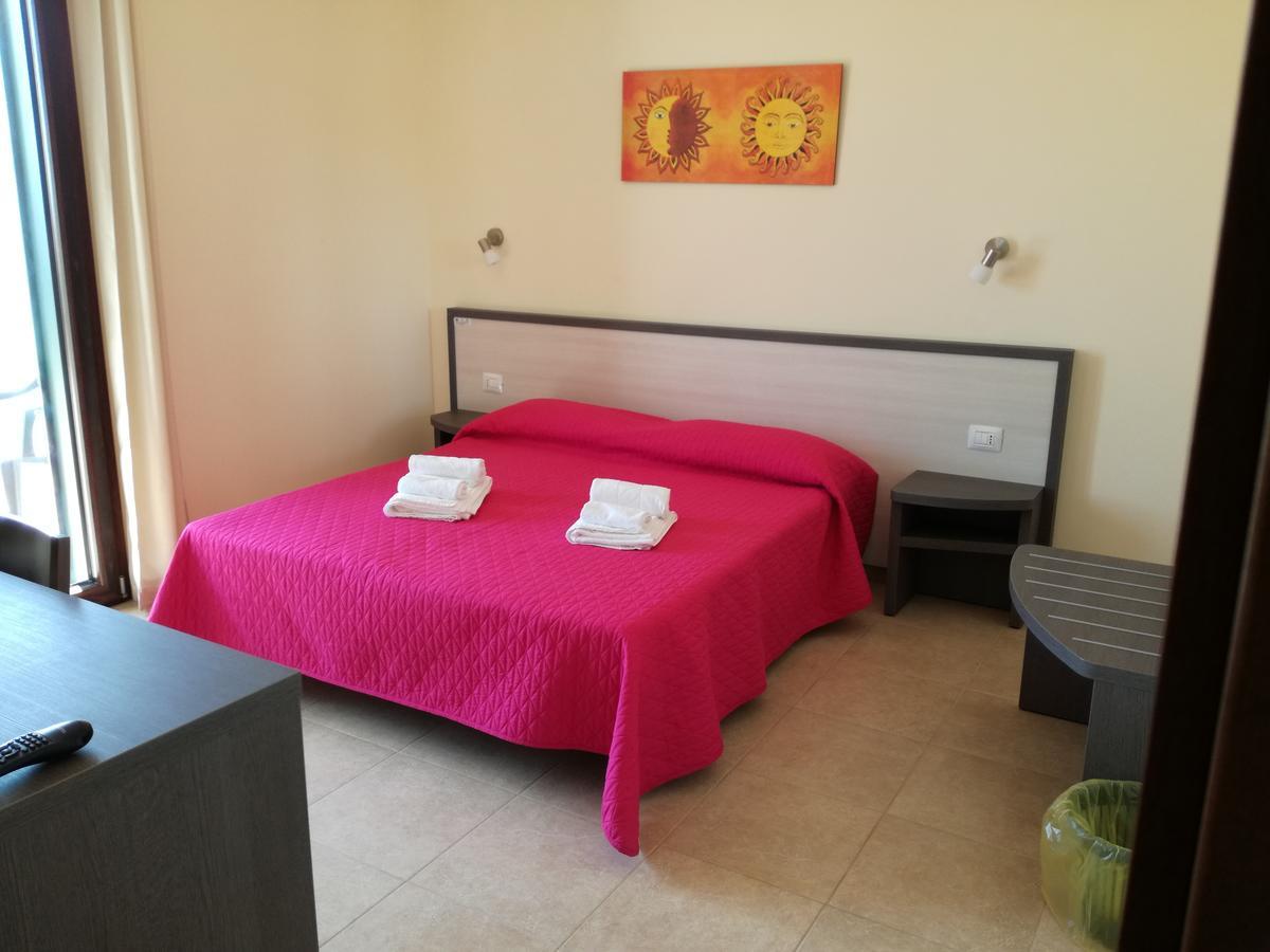 أودجانو لا كييزا B&B Hotel Helios المظهر الخارجي الصورة