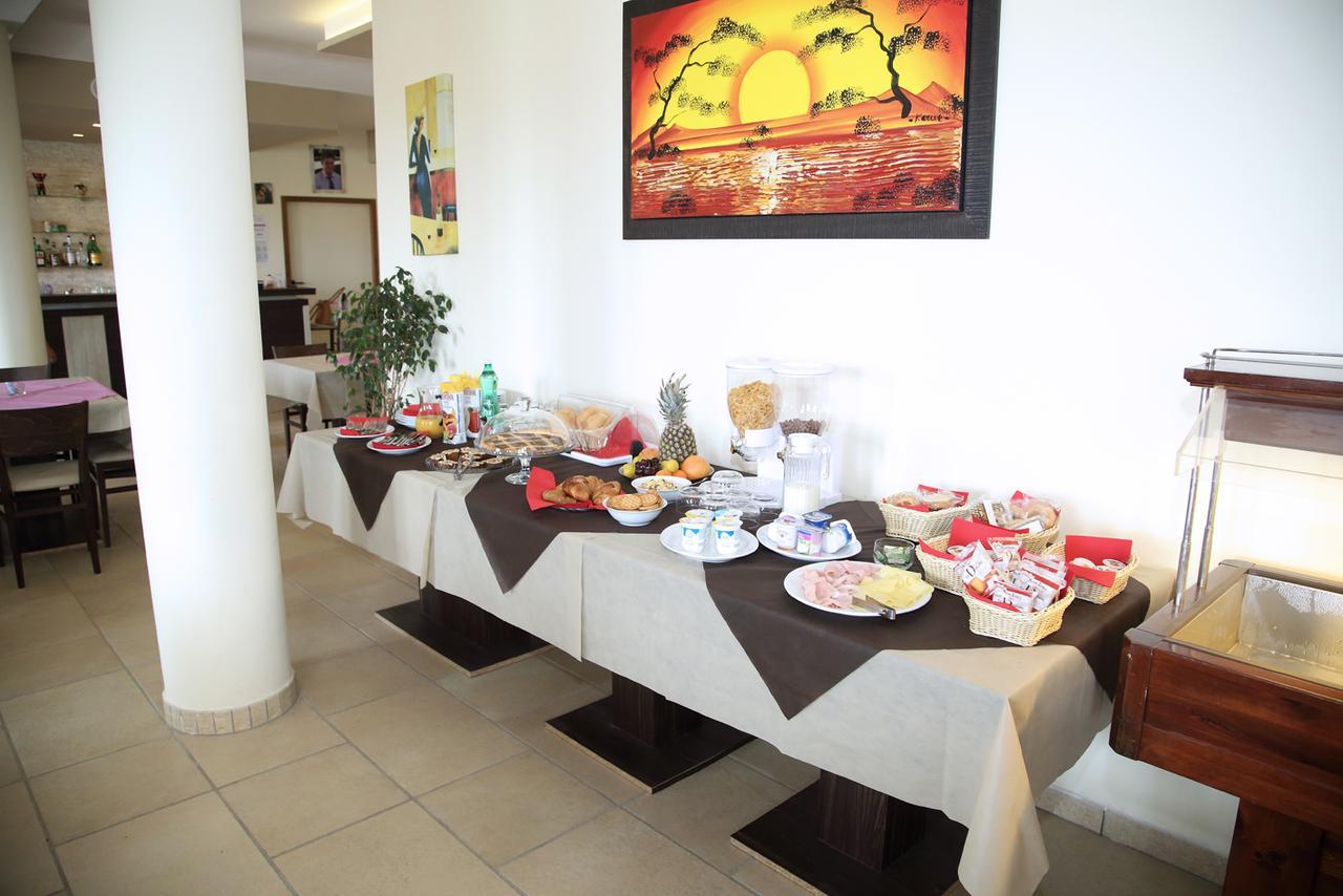 أودجانو لا كييزا B&B Hotel Helios المظهر الخارجي الصورة